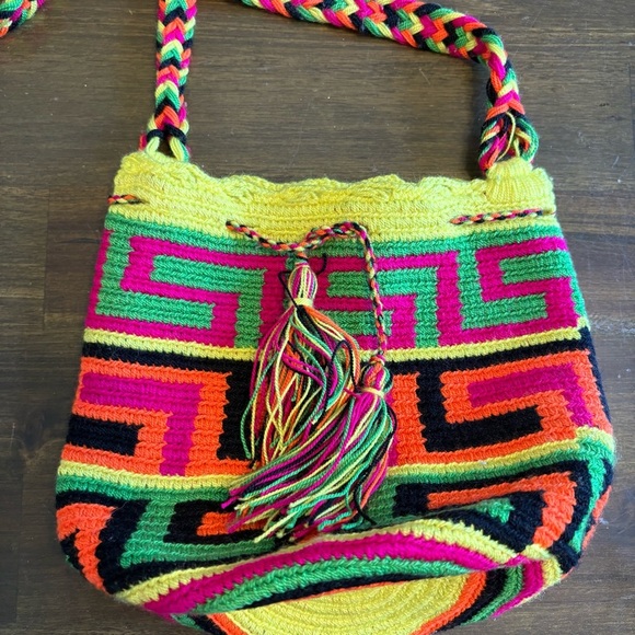 Handmade Artisan Wayuu Bucket Back Crossbody Colorful Columbian Woven Small - Picture 3 of 8